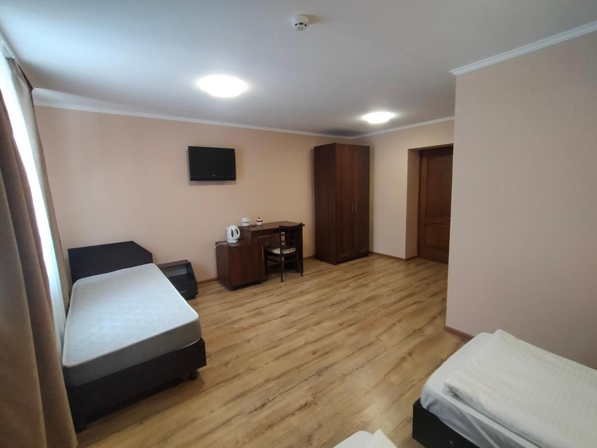 Латориця Hotel Suskovo Bagian luar foto