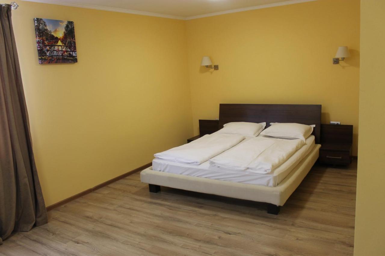Латориця Hotel Suskovo Bagian luar foto