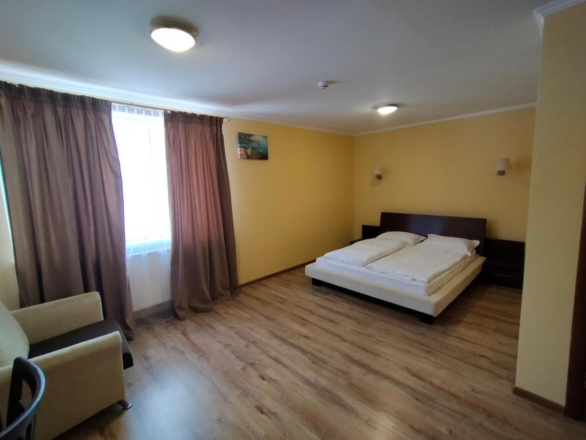 Латориця Hotel Suskovo Bagian luar foto